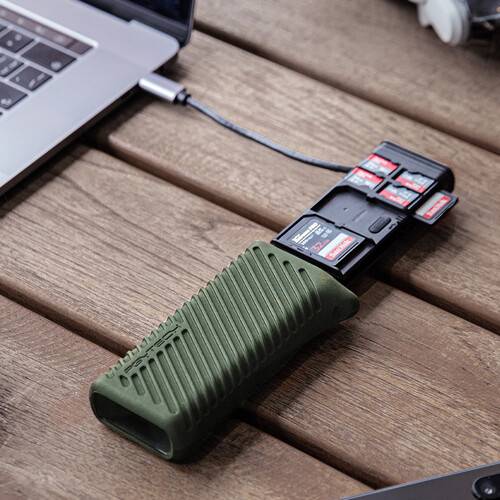 PGYTECH CreateMate High-Speed Card Reader Case (Moss Green)